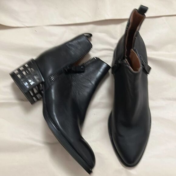 JEFFREY CAMPBELL BOONE BLACK LEATHER BOOTIE SIZE 6 - Picture 2 of 7